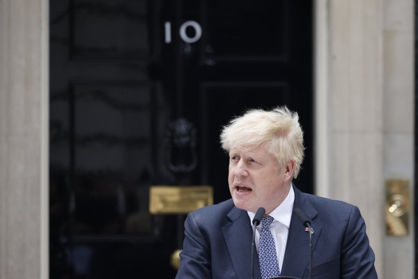 Boris Johnson podnosi ostavku