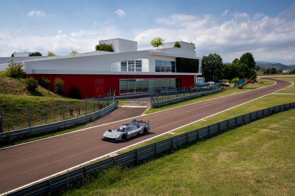 Ferrari LMH bolid će biti spreman za ’24 sata Le Mansa' 2023.