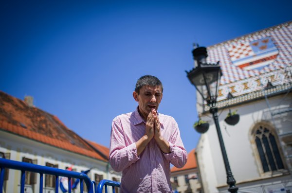 'Podržavam Ukrajinu, nadam se ukrajinskoj osloboditeljskoj pobjedi i nemam u tom smislu nikakvih dilema koga podržavam u ovom ratu, ali što se mene tiče, smatram da je jedna od mogućih i vrlo izvjesnih mogućnosti da će sve skupa završiti većom ili manjom nuklearnom apokalipsom'