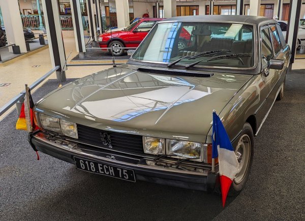 Valéry Giscard d'Estaing doveo je Peugeot u Elizejsku palaču 1975. godine: Peugeot 604