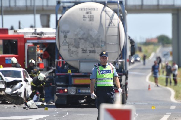 Koprivnica: U sudaru teretnjaka i tri auta poginula jedna osoba