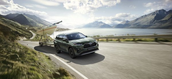 Toyota osvježila Highlander: Veliki SUV sa sedam sjedala dobio svjež izgled i pametne tehnologije za 2023.