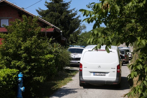 Policijski očevid na mjestu ubojstva pokraj Sesveta