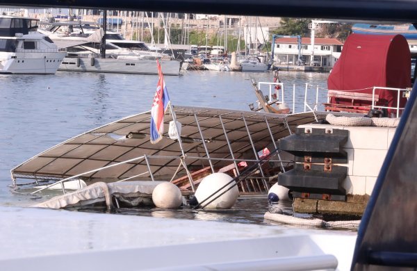 Turistički brod udario u splitsku Zapadnu obalu