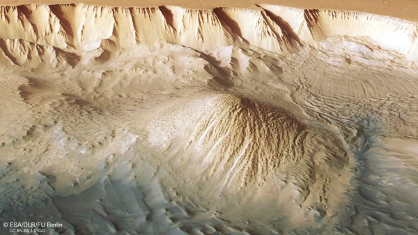 Tithonium Chasma