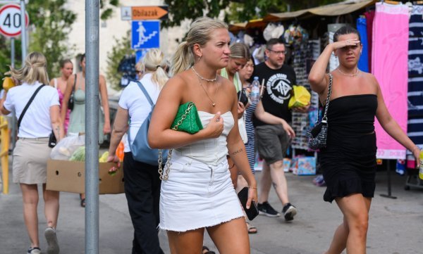 Smjena turista u splitskoj luci