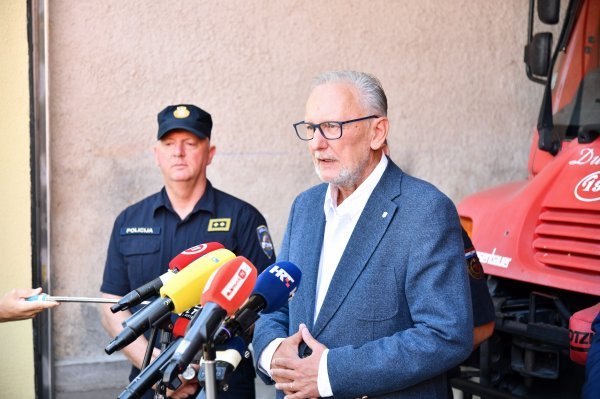 Ministar Božinović posjetio DVD Orašac povodom pogibelji vatrogasca