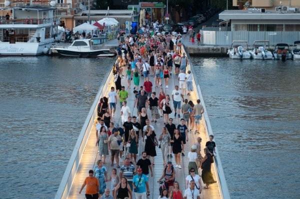 Turisti u Zadru