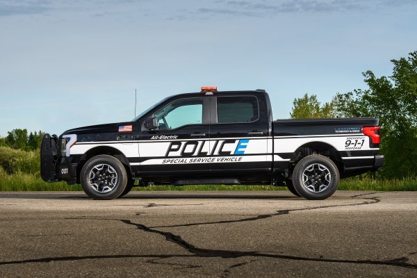 Ford F-150 Lightning Pro SSV (za 2023.)