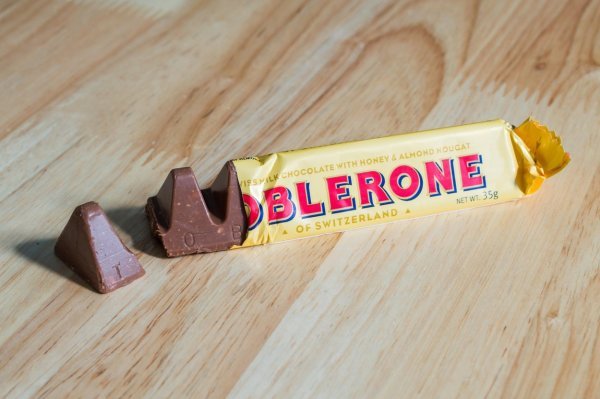 Toblerone prije i nakon šrinkflacije