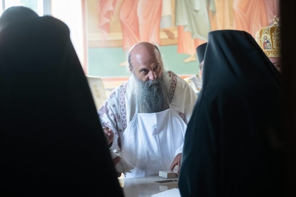 Patrijarh Porfirije održao misu u crkvi gdje je svećenik bio Teslin otac