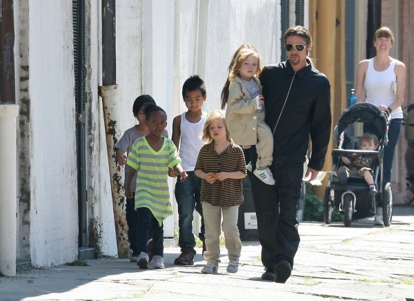 Brad Pitt s djecom