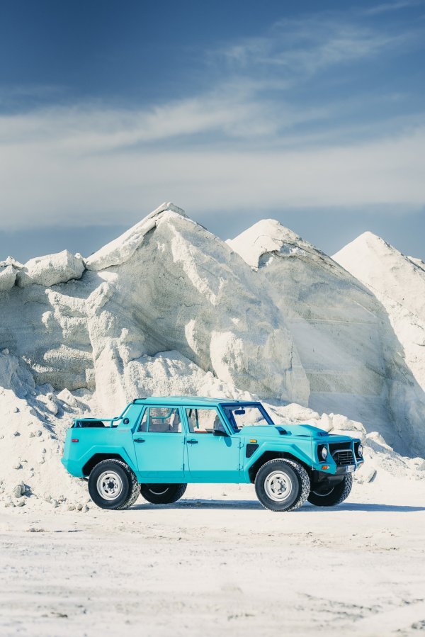 Lamborghini LM 002