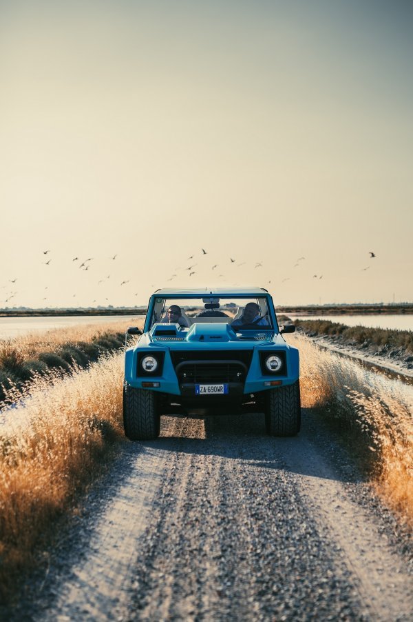 Lamborghini LM 002