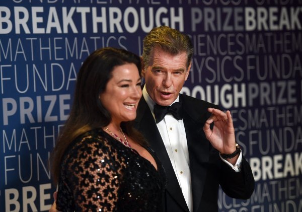 Keely Shaye Smith i Pierce Brosnan