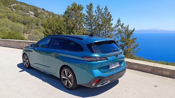 Peugeot 308 SW Hybrid 225 e-EAT8 GT