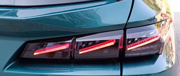 Peugeot 308 SW Hybrid 225 e-EAT8 GT