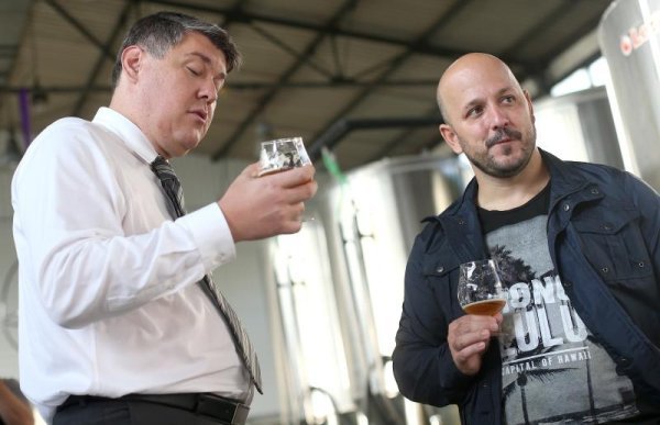 Ministri Lalovac i Maras posjetili craft pivovaru Andreja Čapke
