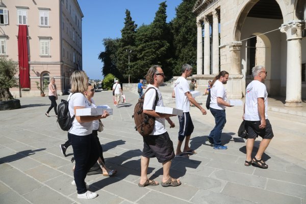 Predaja potpisa za 'referendum za Lungomare', lipanj 2022.