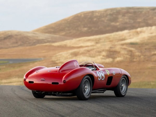 Ferrari 410 Sport Spider by Scaglietti iz 1955. prodan je na aukciji za 22.005.000 dolara