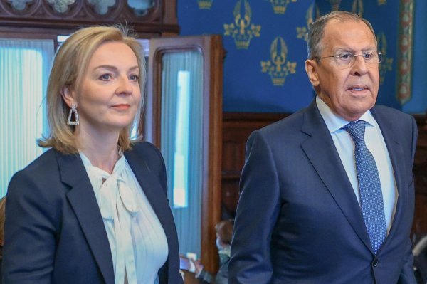 Liz Truss i Sergej Lavrov