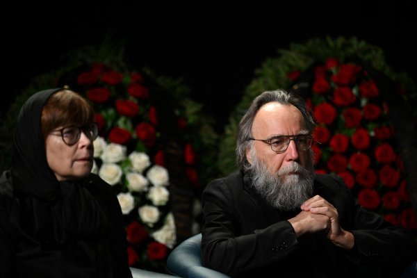 Ispraćaj ubijene Darje Dugine