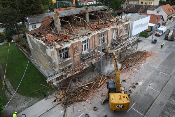 Urušila se secesijska katnica u Sisku