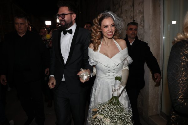 Hana Huljić i Petar Grašo nakon vjenčanja u crkvi