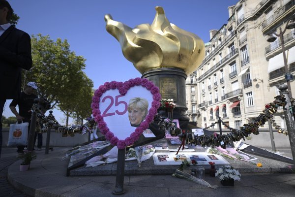 Godišnjica smrti princeze Diane u Parizu