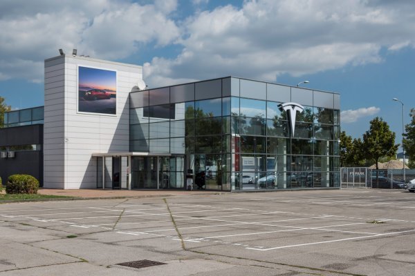 Tesla otvorila svoj novi centar u Zagrebu