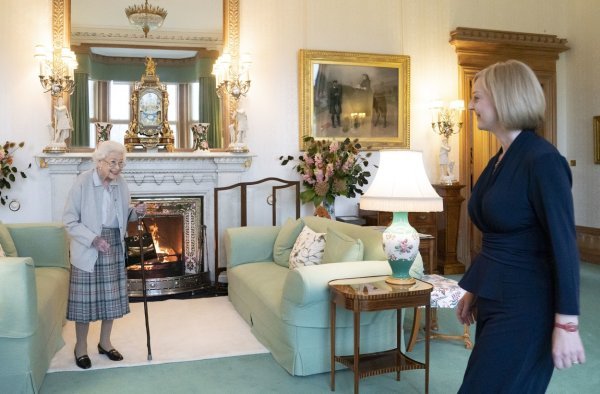 Liz Truss i kraljica Elizabeta