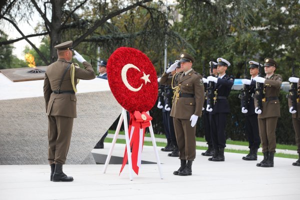 Turski predsjednik Erdogan položio vijenac ispred Spomenika domovini