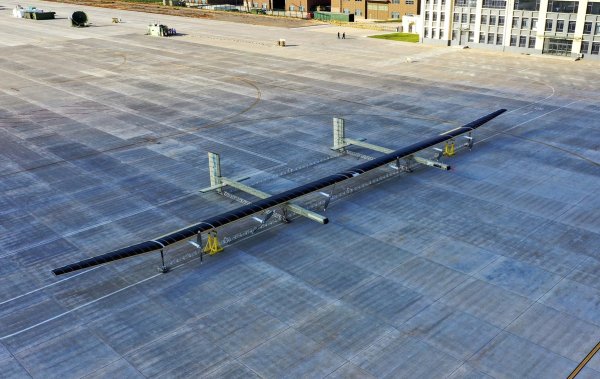 Dron ima raspon krila 49 metara