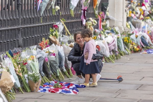 Britanci se opraštaju od voljene kraljice