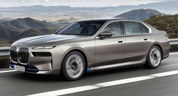 2023-BMW-i7