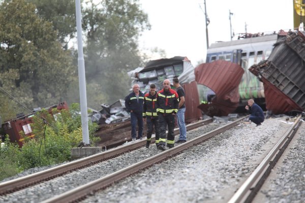 Mjesto sudara vlakova kod Novske