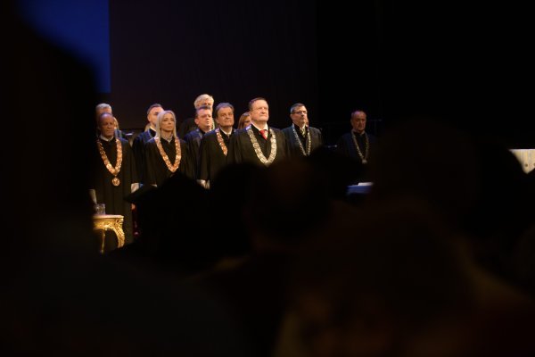 Rektor Damir Boras promovirao 310 doktora znanosti