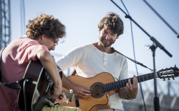 Kings of convenience