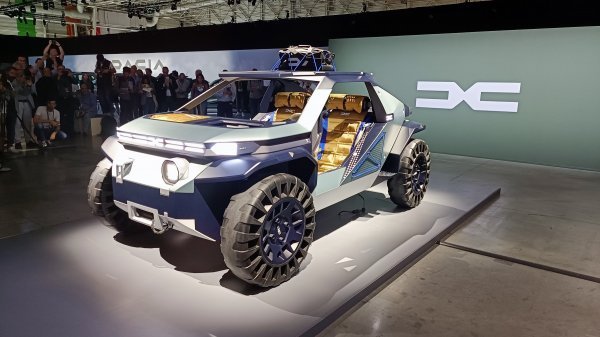 Hoće li bolid Dacije za Dakar 2025. imati nešto od konceptnog terenskog vozila Manifesto, prikazanog u rujnu 2022.?