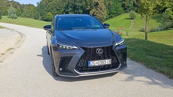 Lexus NX 450h+ F Sport AWD 5D E-CVT