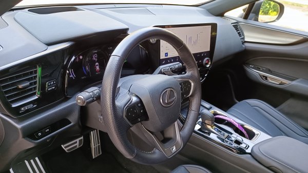 Lexus NX 450h+ F Sport AWD 5D E-CVT
