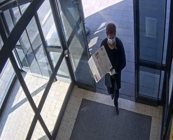 Prepoznajte li osobu s fotografija?