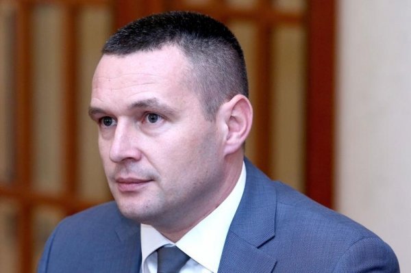 Profesor Palić nam je otkrio kako su na osječkom Pravu htjeli doskočiti onima koji se švercaju na ispitima uz pomoć tehnologije, ali ...   