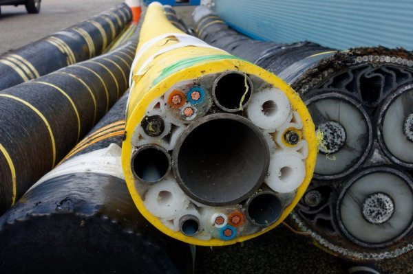 Podvodni internetski kablovi