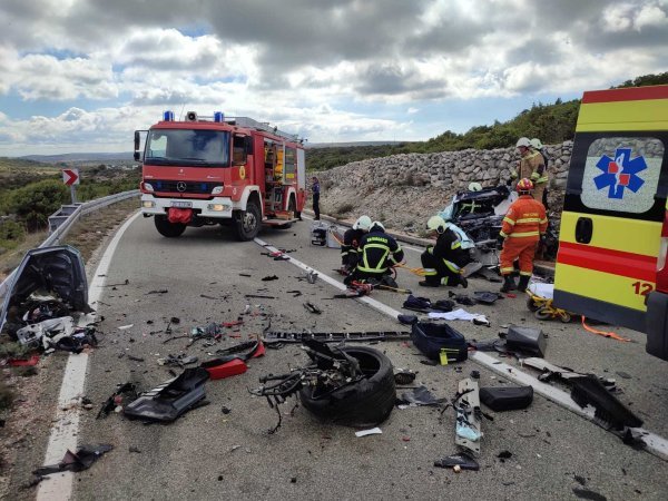 Sudar automobila i cisterne
