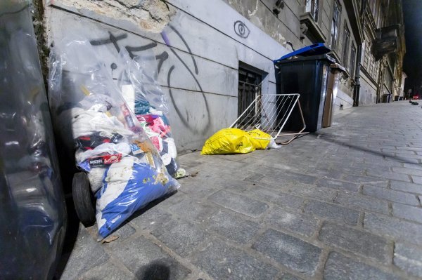 Prvi noćni odvoz otpada u Zagrebu
