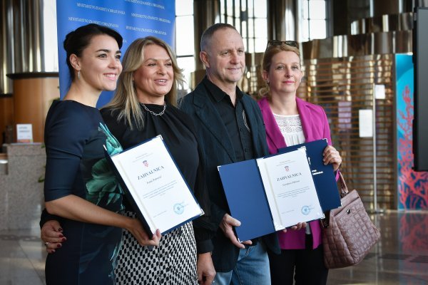 Radovan Fuchs s nagrađenim nastavnicima