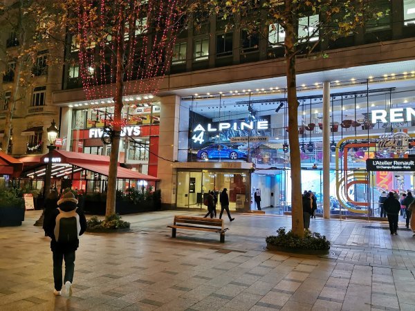 0Renault kreće u obnovu legendarnog izložbenog prostora L’Atelier