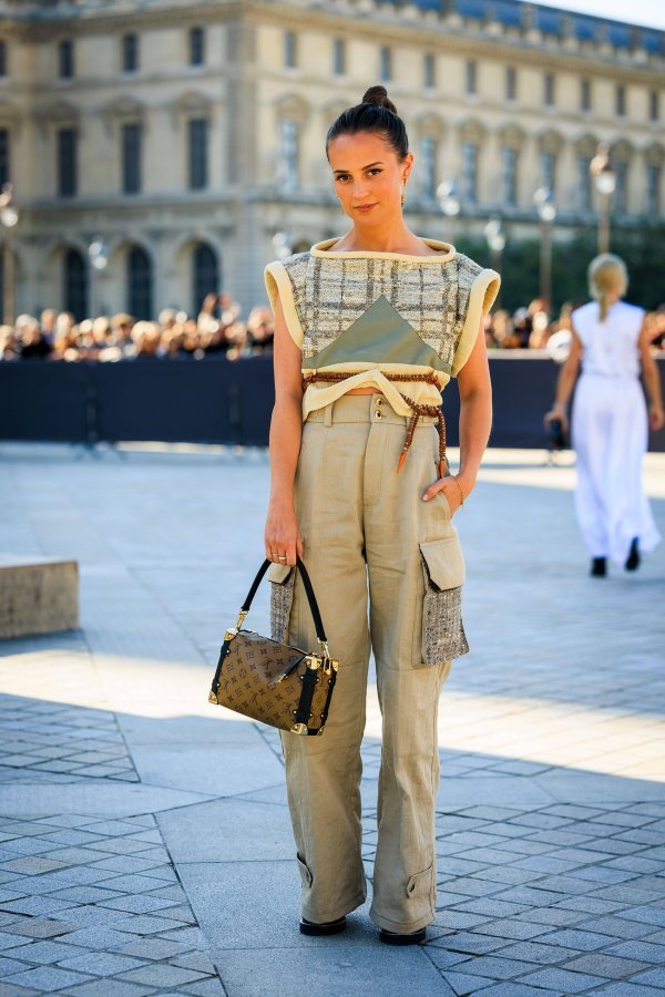 Alicia Vikander na reviji brenda Louis Vuitton