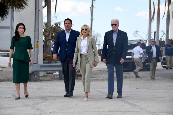 Ron DeSantis i Joe Biden sa suprugama na Floridi
